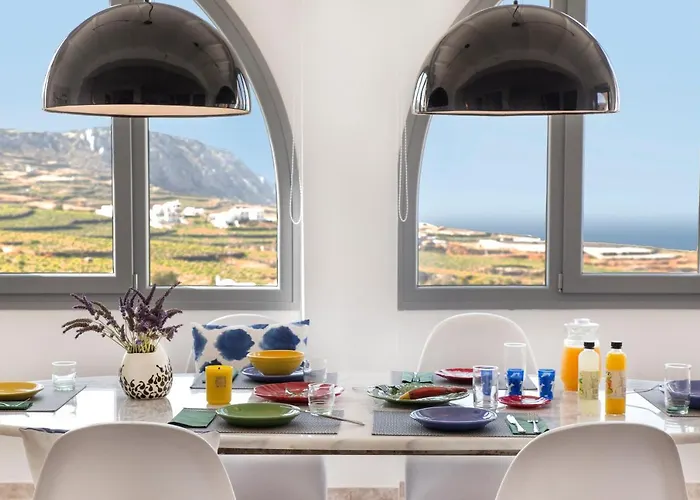 Christou Estate & 3* Pyrgos Kallistis