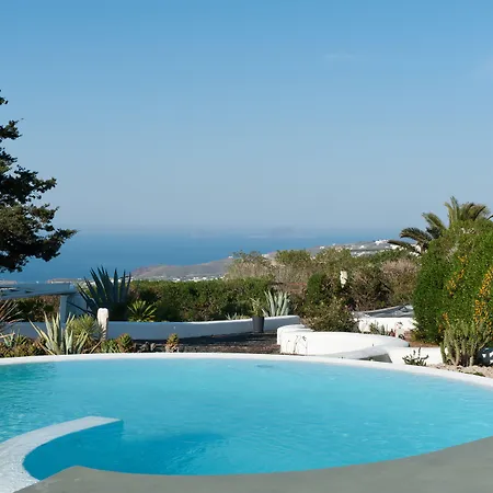 Christou Estate & Hotel Pýrgos