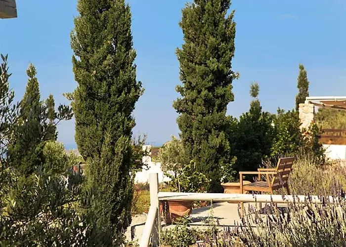 Hotel Christou Estate & Pýrgos